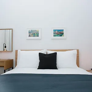 Spacious Luminous Apartment